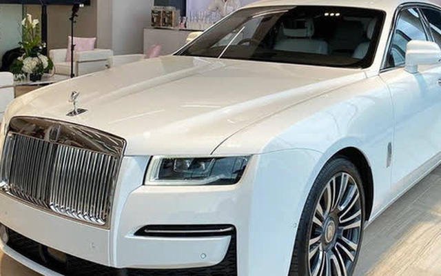 Rộ tin Rolls-Royce Ghost 2021 đầu tiên lên đường về Việt Nam, cập bến ngày đầu năm sau