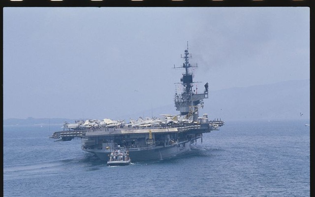 To không phải lúc nào cũng tốt: Hải quân Mỹ muốn có tàu sân bay nhỏ hơn trước