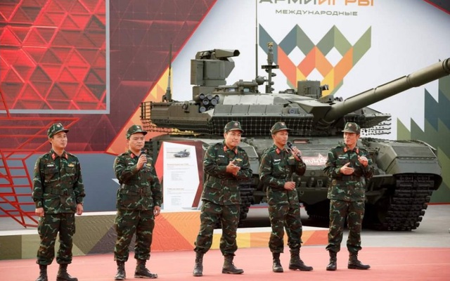 Các sĩ quan xe tăng Việt Nam về nước Nga: Chuyến đi hoài niệm đầy may mắn bất ngờ