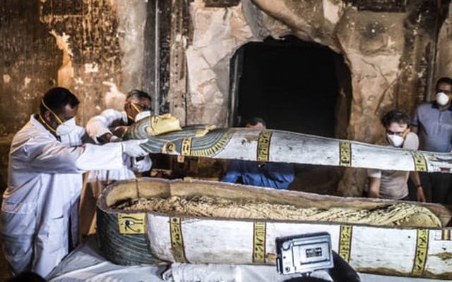 Khai quật lăng mộ 2500 năm tuổi, tìm thấy hàng loạt lời nguyền xác ướp Ai Cập khắc trên tường