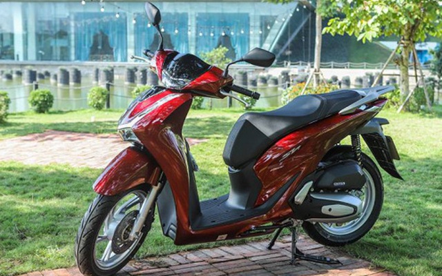 Giá xe Honda SH bất ngờ đảo chiều đầu tháng 12, khách Việt đổ xô đến đại lý tìm hiểu thực hư