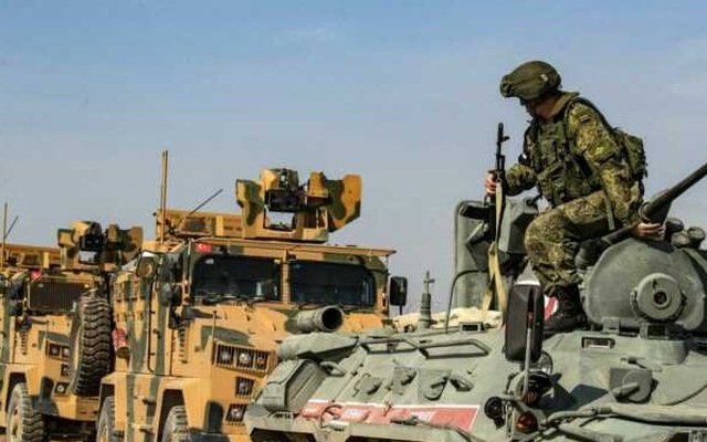 Bí ẩn kẻ tấn công thiết giáp Nga khiến 3 binh sĩ bị thương ở Syria