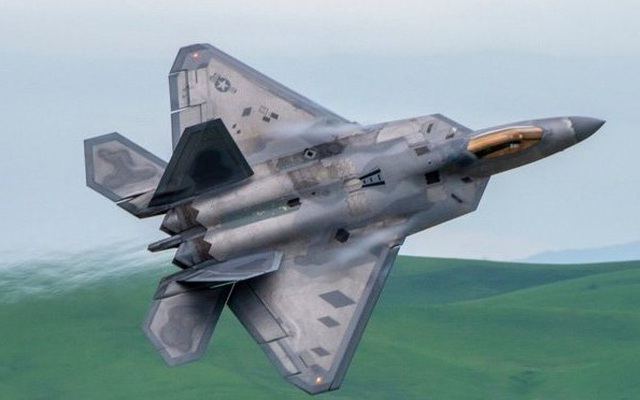 "Chiêu" bất ngờ từ Nga khiến F-22, F-35 của Mỹ khốn đốn vì nhiễu loạn