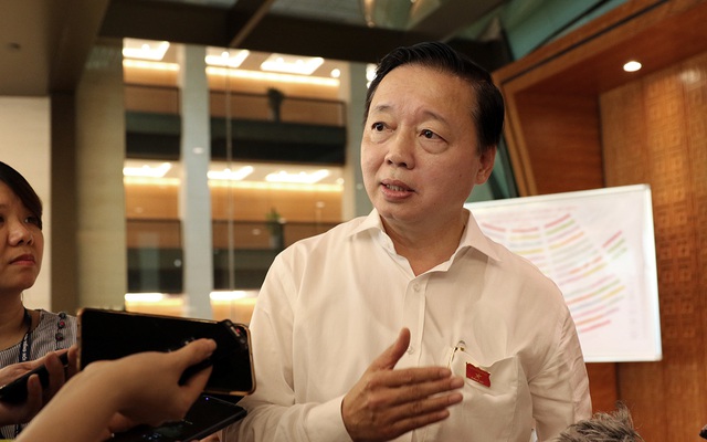 Bộ trưởng TN-MT Trần Hồng Hà giải thích việc dự tính thu phí rác sinh hoạt theo kg