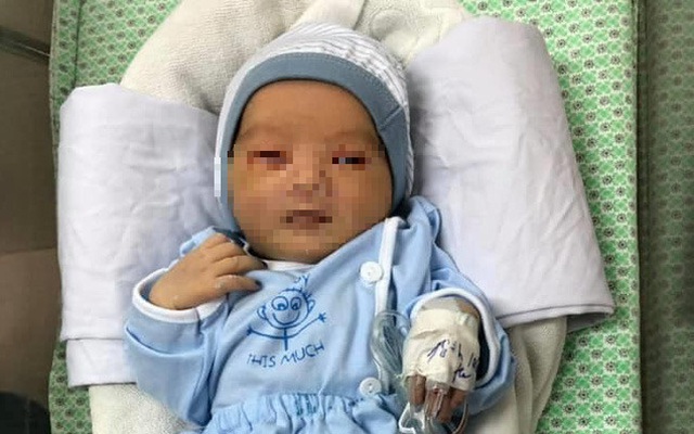 Bé trai sơ sinh bị bỏ dưới hố ga ở Hà Nội có biểu hiện bất lợi về sức khỏe