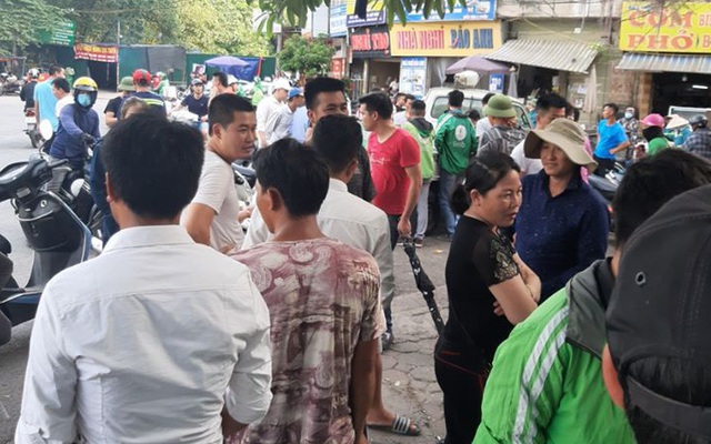 Hà Nội: Phát hiện thi thể người đàn ông trong nhà vệ sinh công cộng