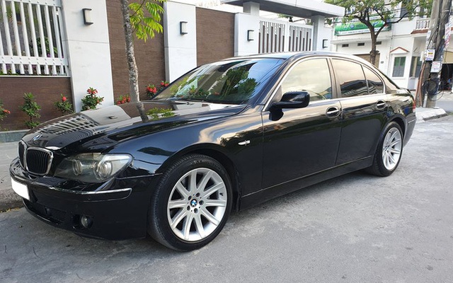 Khấu hao như BMW 750 Li 2007: Sau 13 năm giá xe rẻ hơn tiền đóng phí trước bạ khi mua mới