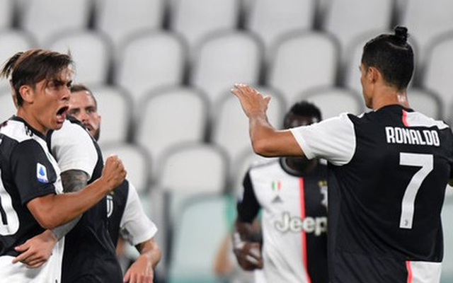 Cristiano Ronaldo vừa ghi bàn vừa kiến tạo, Juventus đại thắng Lecce