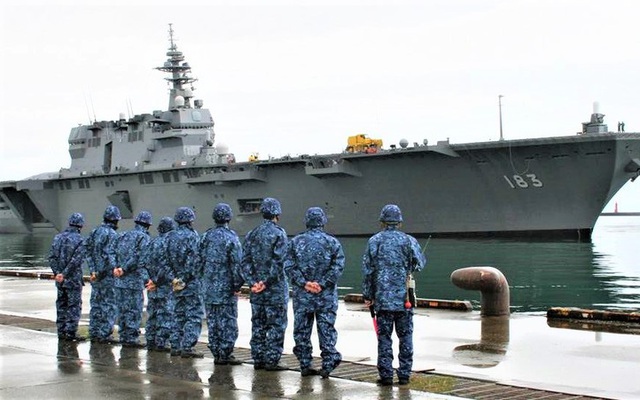 Nhật Bản cải tạo tàu “khu trục trực thăng” thành tàu sân bay