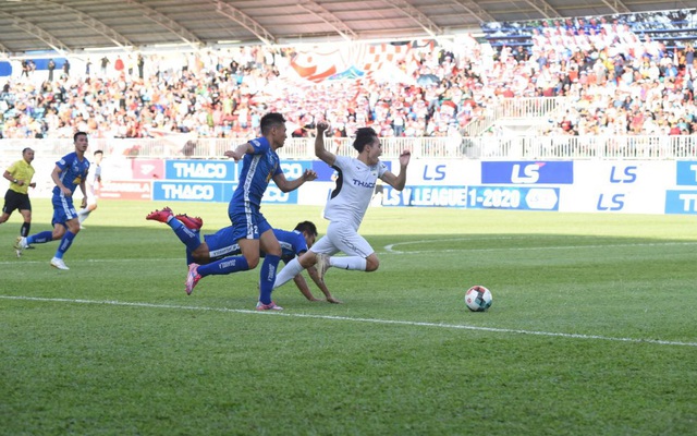 HAGL 3-1 Quảng Nam: Chevaughn Walsh nhấn chìm hi vọng của đội khách