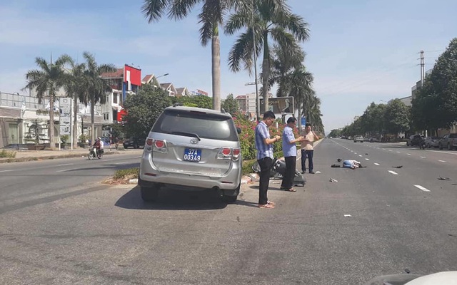 Xe của Ủy Ban kiểm tra Tỉnh ủy Nghệ An đâm văng cô gái đi xe máy điện trên đại lộ Lê Nin