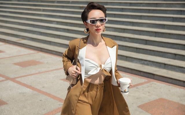"Hoa hậu hài" Thu Trang mặc gợi cảm đi dạo phố