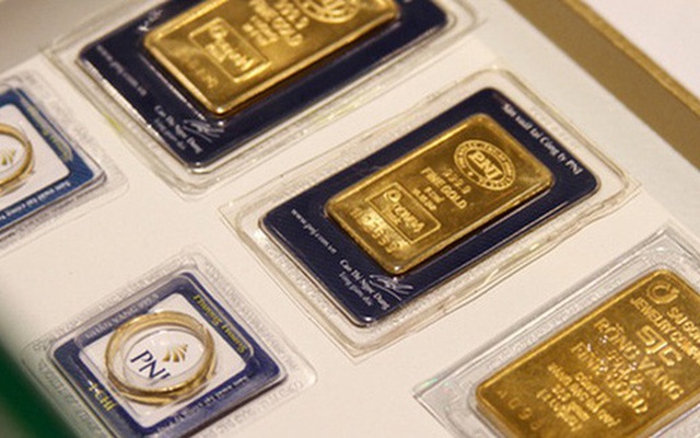 Giá vàng tăng gần 2 triệu đồng/lượng sau một đêm, vượt mốc 53 triệu đồng/lượng