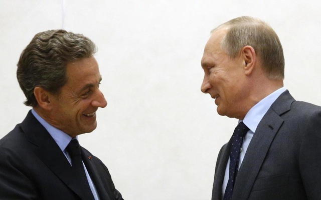 "Cuộc chiến giành miếng sô cô la cuối cùng " giữa cựu Tổng thống Pháp Sarkozy và ông Putin