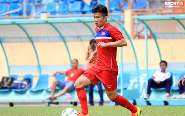 Cựu sao trẻ U20 Việt Nam từng công khai tìm đội bóng "tôn trọng mình hơn", tự nhìn nhận bản thân còn kém, phải lao vào tập luyện