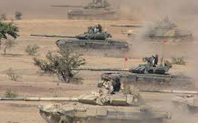 Ấn Độ dàn trận T-90 dọc biên giới tranh chấp với Trung Quốc