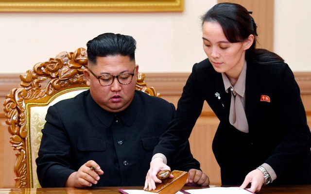 Tình báo Hàn Quốc: Ông Kim jong-un chia sẻ quyền lực vì áp lực