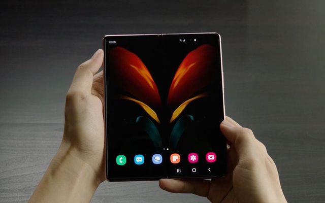 Samsung Galaxy Z Fold 2 vẫn chưa ra mắt, nhưng đã xuất hiện video đánh giá chi tiết