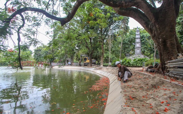 Cận cảnh vòng cung bờ kè khối bê tông 'khổng lồ' vừa kết nối ở Hồ Gươm