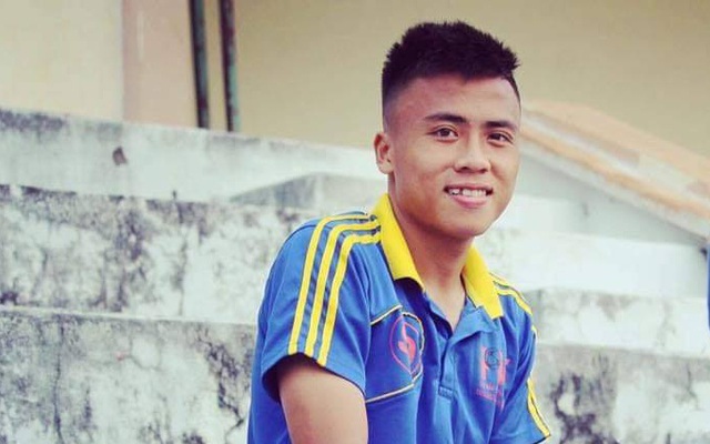 Cựu tuyển thủ U18 Việt Nam chạy "xe ôm" kiếm sống: Mơ ngày trở lại sân cỏ