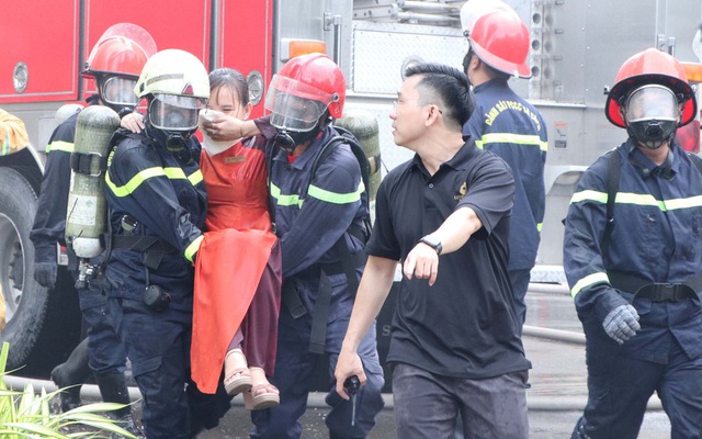 Diễn tập giải cứu 200 người trong đám cháy nhà hàng tiệc cưới ở Sài Gòn