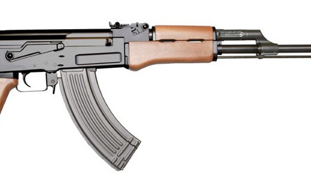 AK-47 và M-16, súng nào tốt hơn?