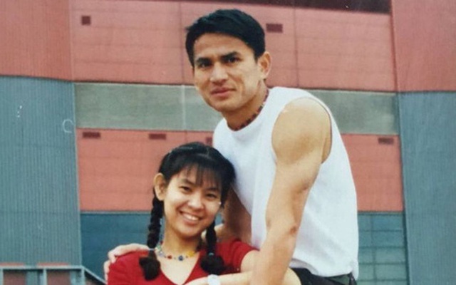 Vợ HLV Kiatisuk chia sẻ về chuyện hẹn hò "xuyên biên giới", thời một phút gọi điện thoại trị giá 30 nghìn đồng