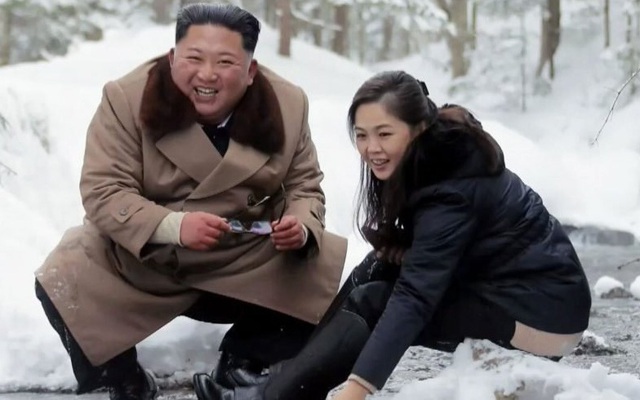 Giải mã sự vắng bóng bí ẩn của vợ Kim Jong-un hơn 1 năm qua
