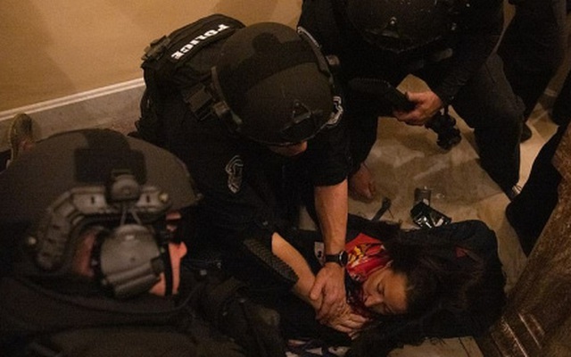 Tiết lộ gây sốc về nạn nhân tử vong trong vụ bạo loạn tại tòa nhà Quốc hội Mỹ