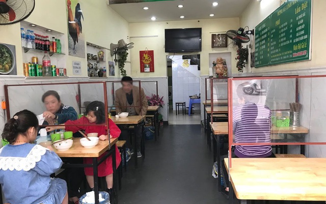 Chuyên gia dự báo gì khi Hà Nội cho phép nhà hàng, quán ăn, cà phê được phục vụ tại chỗ?
