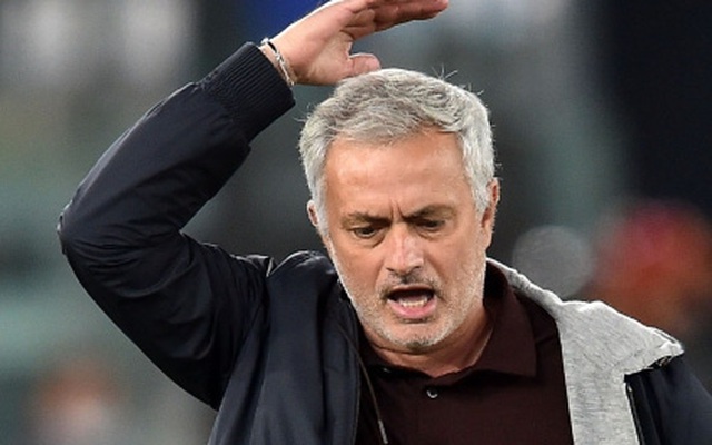 Mourinho góp phần tạo ra diễn biến “điên rồ” tại Serie A