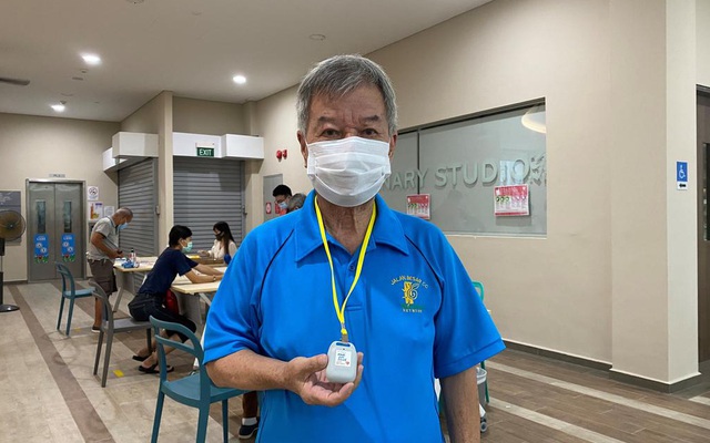 Quốc gia dân giàu nhất Đông Nam Á, nhiều người 'lén' tiêm vaccine Trung Quốc: Công nghệ chống dịch 'khủng' nào đang được sử dụng?