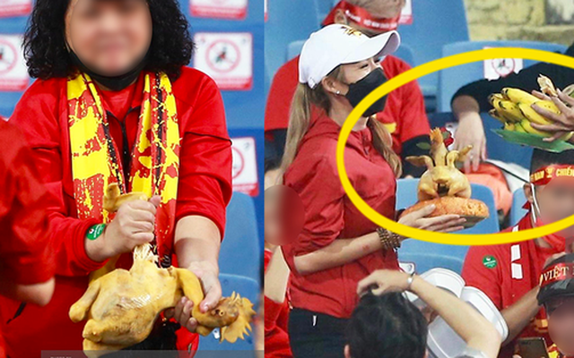 CĐV Việt Nam tưng bừng xé gà luộc “phá cỗ” ngay trên khán đài: Có thực mới vực… dậy cổ vũ được!