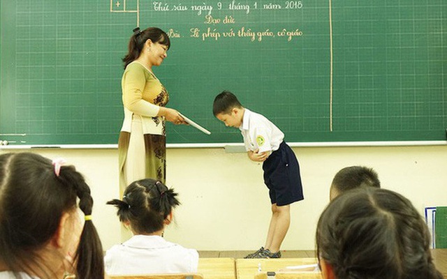 Tranh luận “nảy lửa” về ý kiến bỏ khẩu hiệu “Tiên học lễ, hậu học văn”