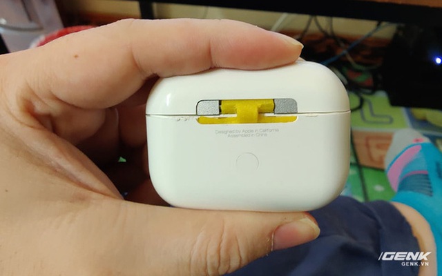 Thấy bản lề 'sợi dây' của AirB quá độc đáo, tôi đã chế một cái tương tự cho AirPods Pro như thế nào?