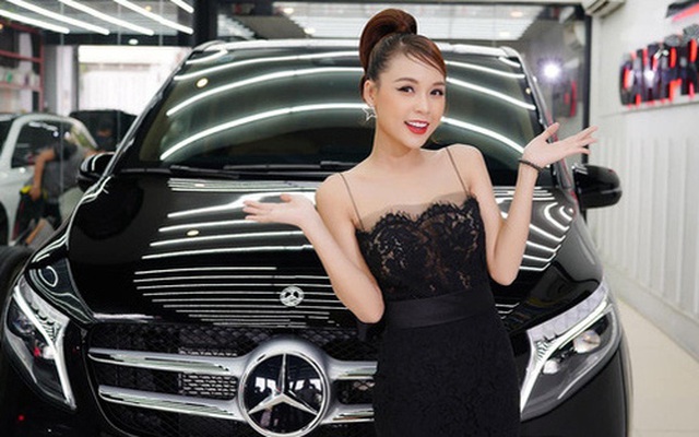 Soi dàn xe tiền tỷ của hot girl Sam: Toàn xe hạng sang, từ 'Mẹc' S-Class đến BMW i8 màu nổi bật