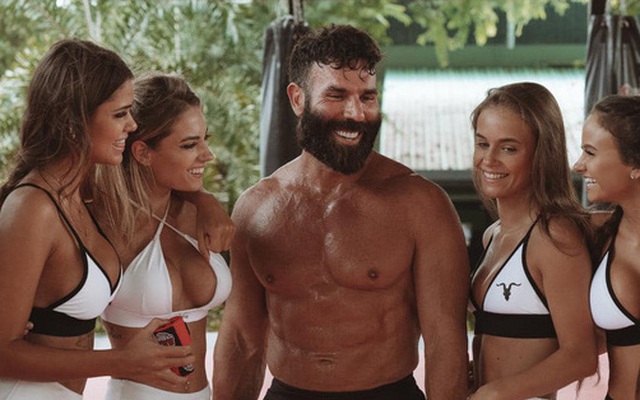 Dan Bilzerian: Hành trình từ tên lính thủy đánh bộ vô danh tới "ông hoàng" trong làng giải trí nhờ Poker