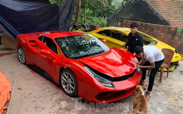 Ô tô tự chế 'nhái' siêu xe Ferrari của thợ Việt