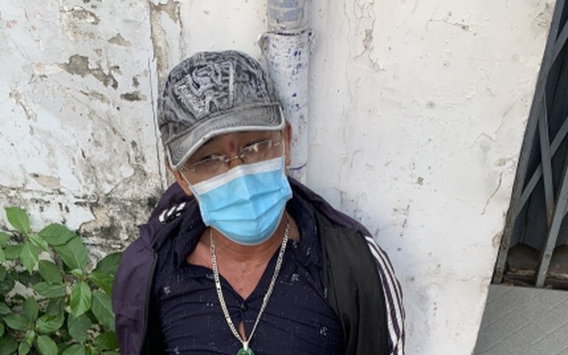 Đâm gục hàng xóm vì "thường xuyên để rác trước nhà mình"