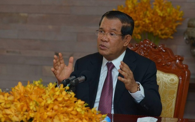 Thủ tướng Campuchia Hun Sen muốn các con và các quan chức được tiêm vaccine của Trung Quốc