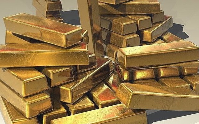 Anh lao công phát tài khi tìm thấy kho báu vàng bên trong thùng rác
