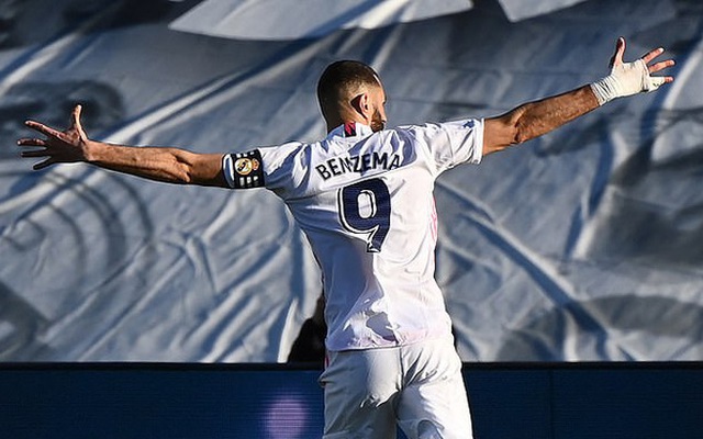 Real Madrid 2-1 Elche: Benzema lập cú đúp, Real Madrid ngược dòng ngoạn mục