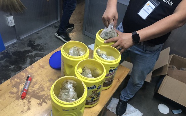 Phát hiện gần 6 kg nghi ma túy tại sân bay Tân Sơn Nhất
