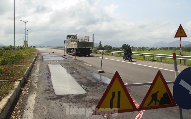 Quốc lộ 'nghìn tỷ' ở Bình Định xuất hiện ổ gà sau một năm thông xe