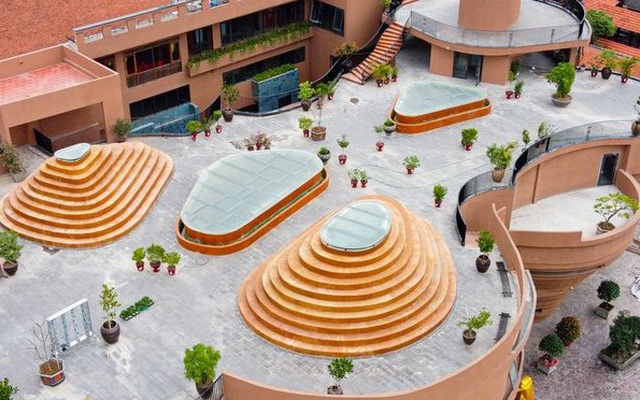 Mục sở thị "biệt phủ" bằng gốm 150 tỷ tại Hà Nội