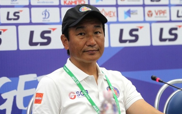 HLV Sài Gòn FC bất ngờ với án phạt của Hoàng Thịnh