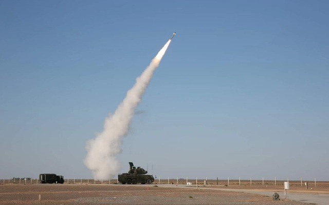 TQ từng tháo tung tên lửa phòng không của Nga, nay ra mắt mẫu tương tự nhưng rẻ hơn