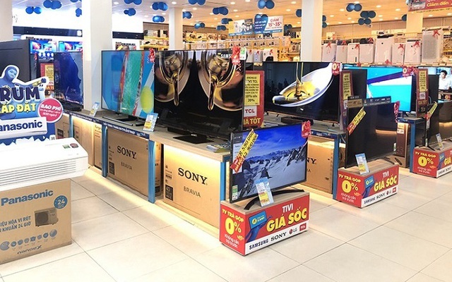 Tivi 4K màn hình lớn 50- 65 inch giảm giá sốc, có mẫu "bay" 10 triệu