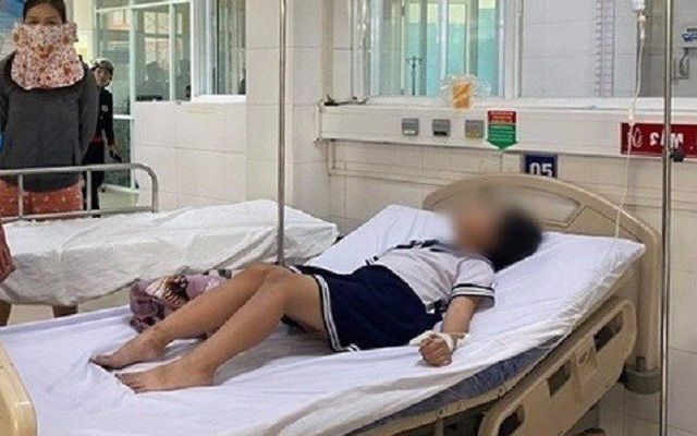 Tiết lộ mới vụ hơn 30 học sinh tiểu học cấp cứu vì chơi slam