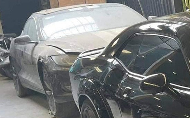 Xót xa hình ảnh Tesla Model S đầu tiên Việt Nam bị phủ bụi kín đặc sau 7 năm về nước